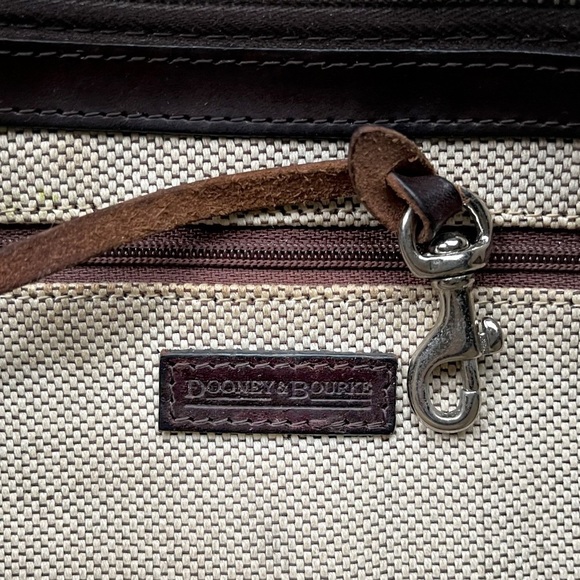 Dooney & Bourke Tan & Brown Signature Logo Maxi Quilt Baguette Shoulder Bag - Picture 3 of 15